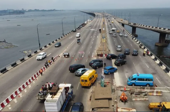 Auto crash on Third Mainland Bridge kills One, 8 injured