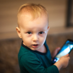 Keep Children under 2 away from Screens - Sweden Gov't