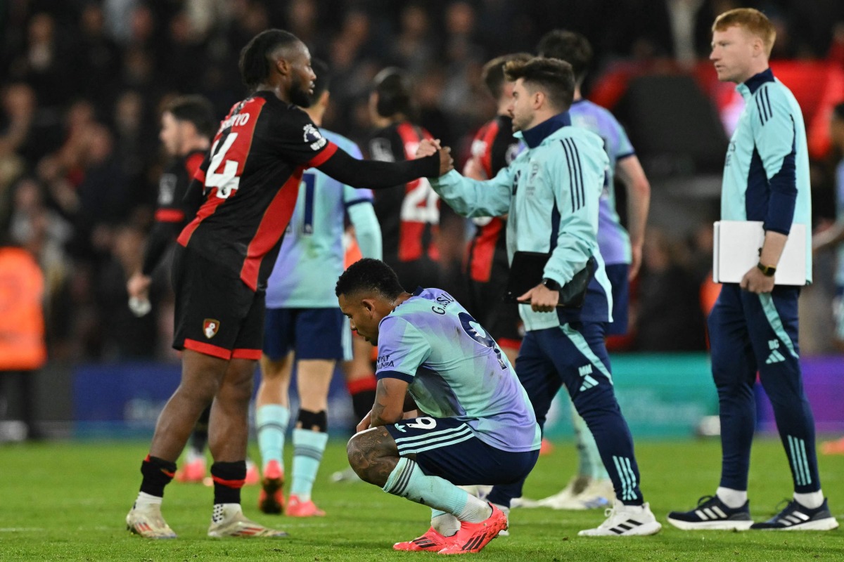 Bournemouth stuns ten-man Arsenal with a 2-0 defeat